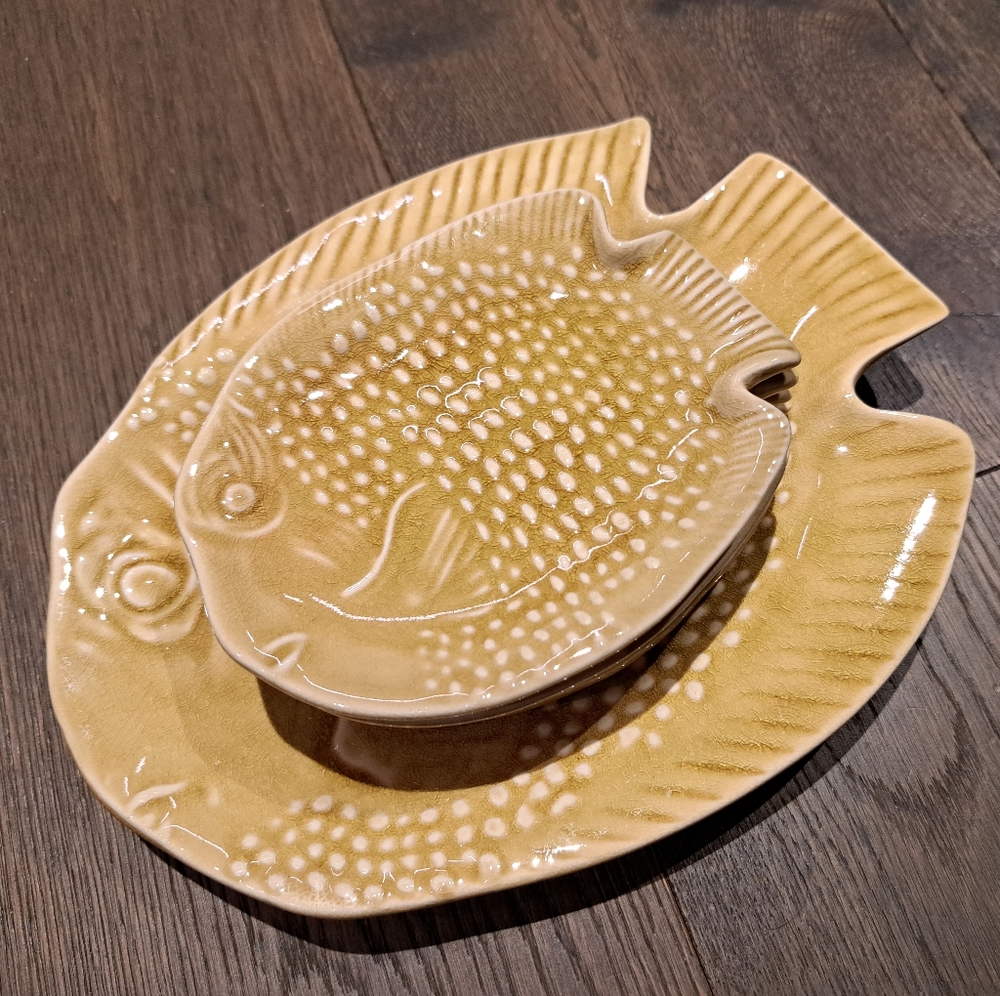 Abbott fish dish set